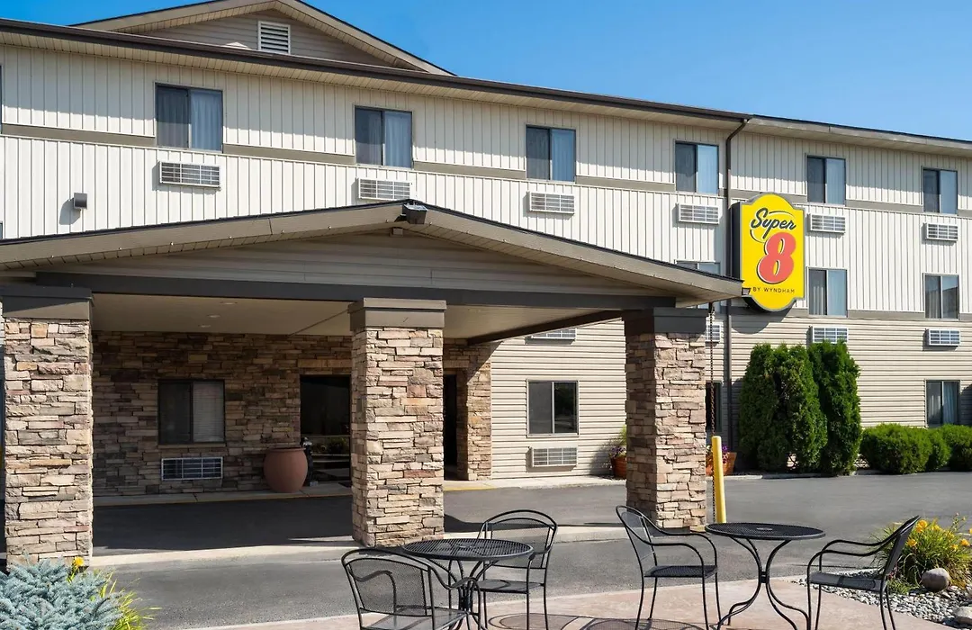 Super 8 By Wyndham Kalispell Glacier National Park-1