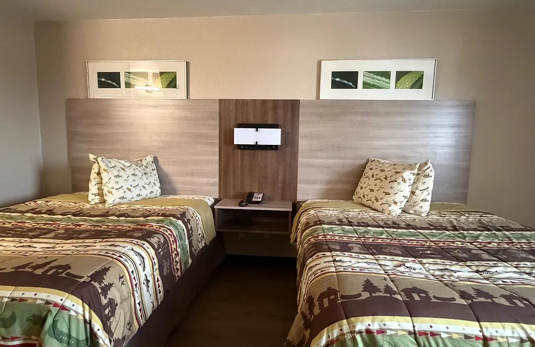 Booneslick Lodge - Neosho-1