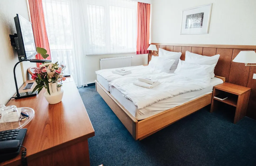 Hotel Am Schlossberg-1