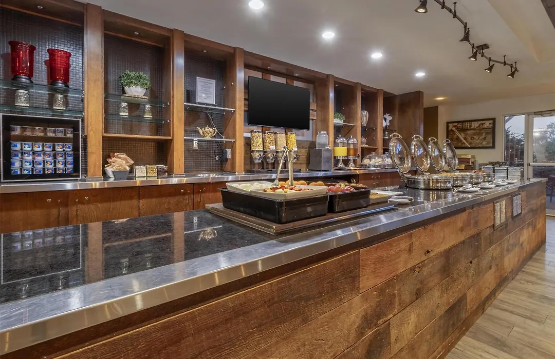 Best Western Plus Chocolate Lake Hotel - Halifax-1