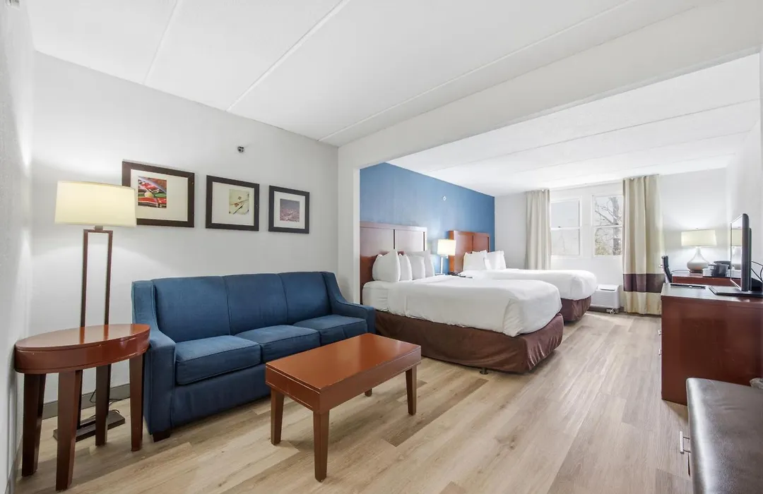 Comfort Suites Near Casinos-1
