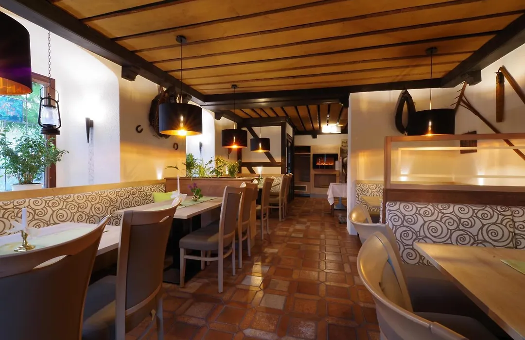 Land-gut-Hotel Räuber Lippoldskrug-1
