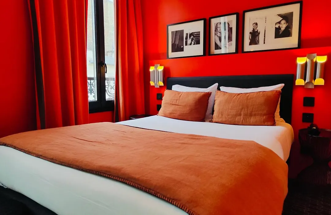 Hotel Noir-1
