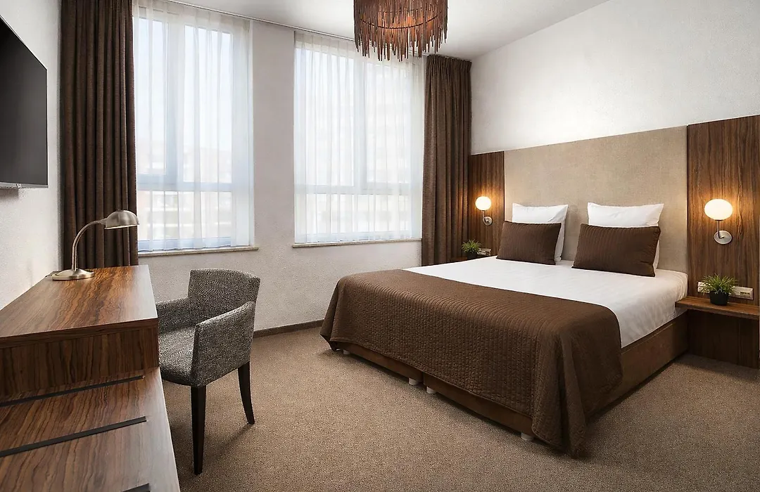 Hotel La Reine-1