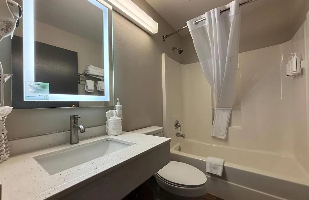 Microtel Inn & Suites By Wyndham Springfield-1