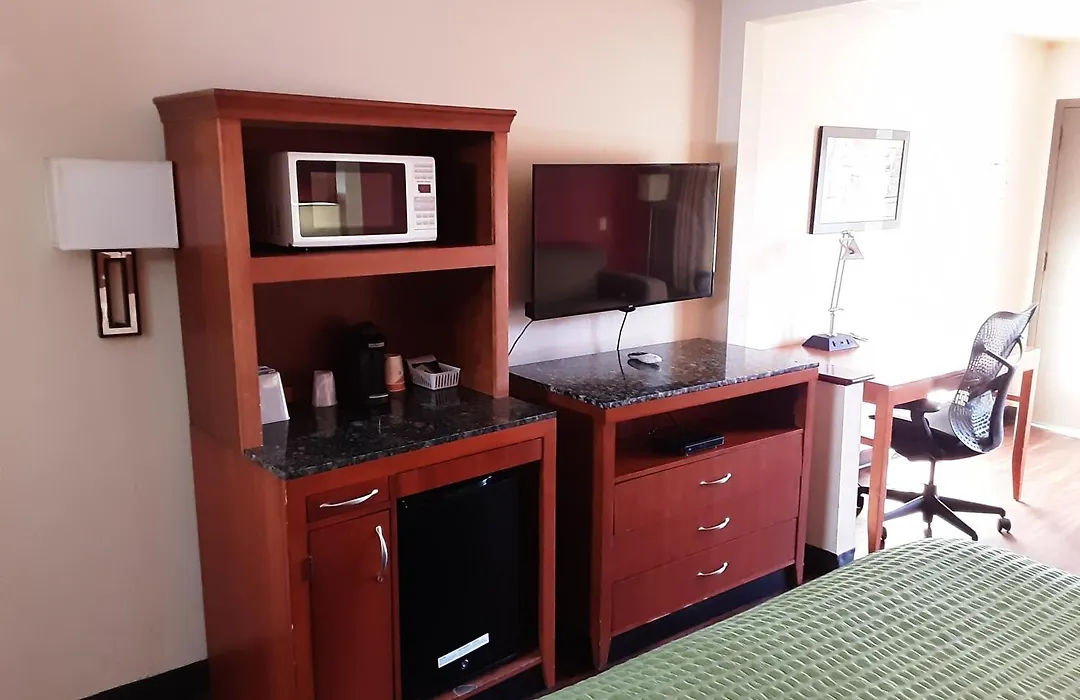 Econo Lodge Inn & Suites Griffin North-1