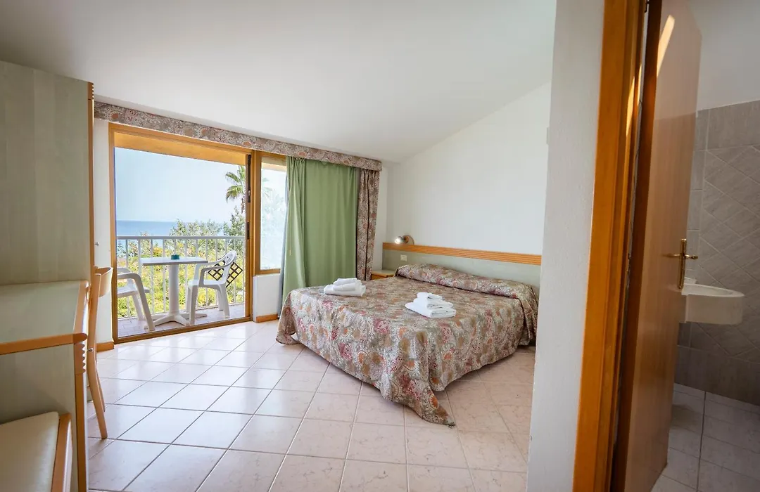 Cala Petrosa Resort-1