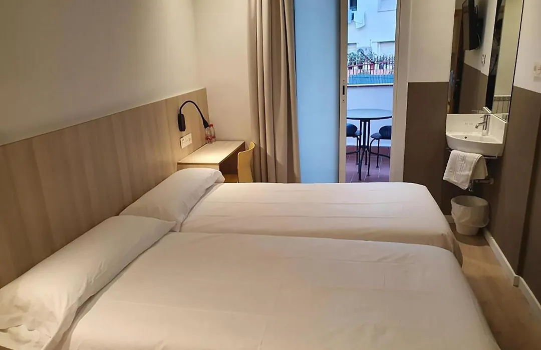 Hostal Bestprice Barcelona Stadium-1