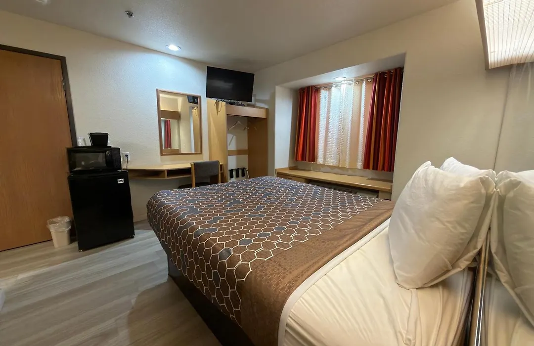 Americas Best Value Inn And Suites Ada-1