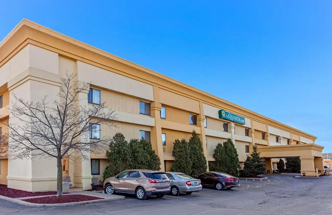 La Quinta Inn By Wyndham Milwaukee Airport / Oak Creek-1