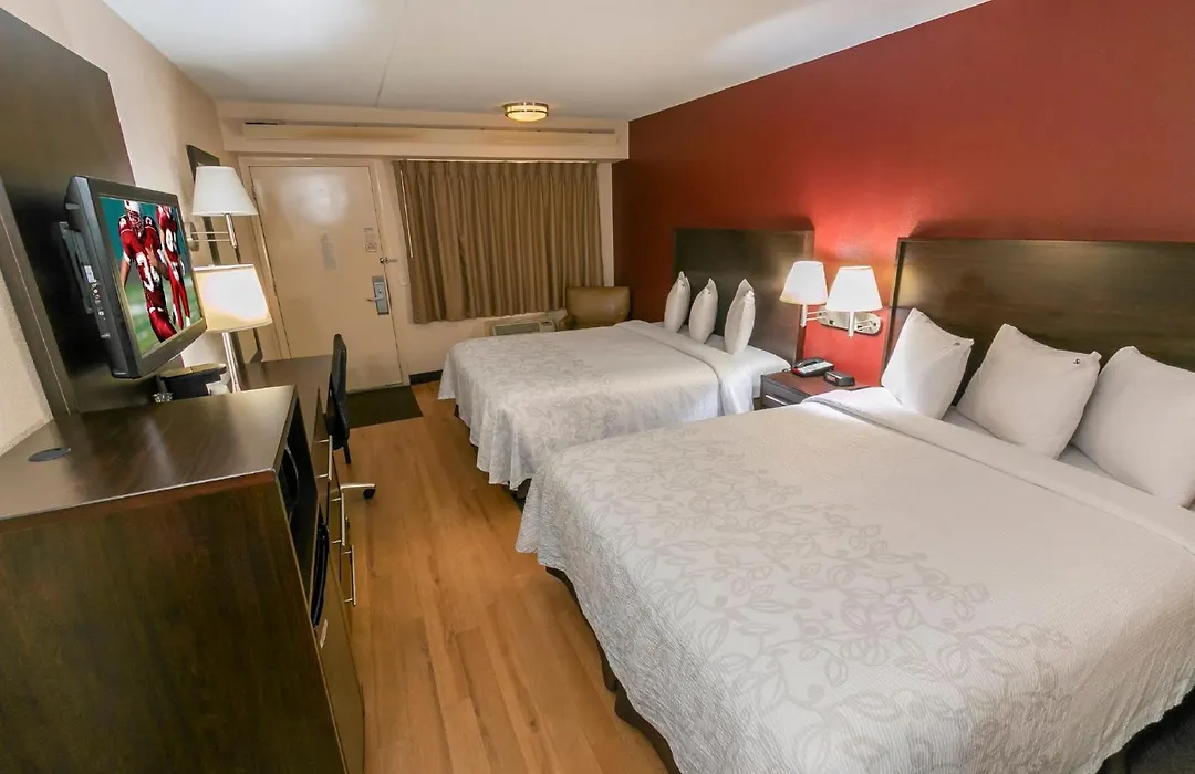 Red Roof Inn Plus+ St. Louis - Forest Park / Hampton Ave.-1