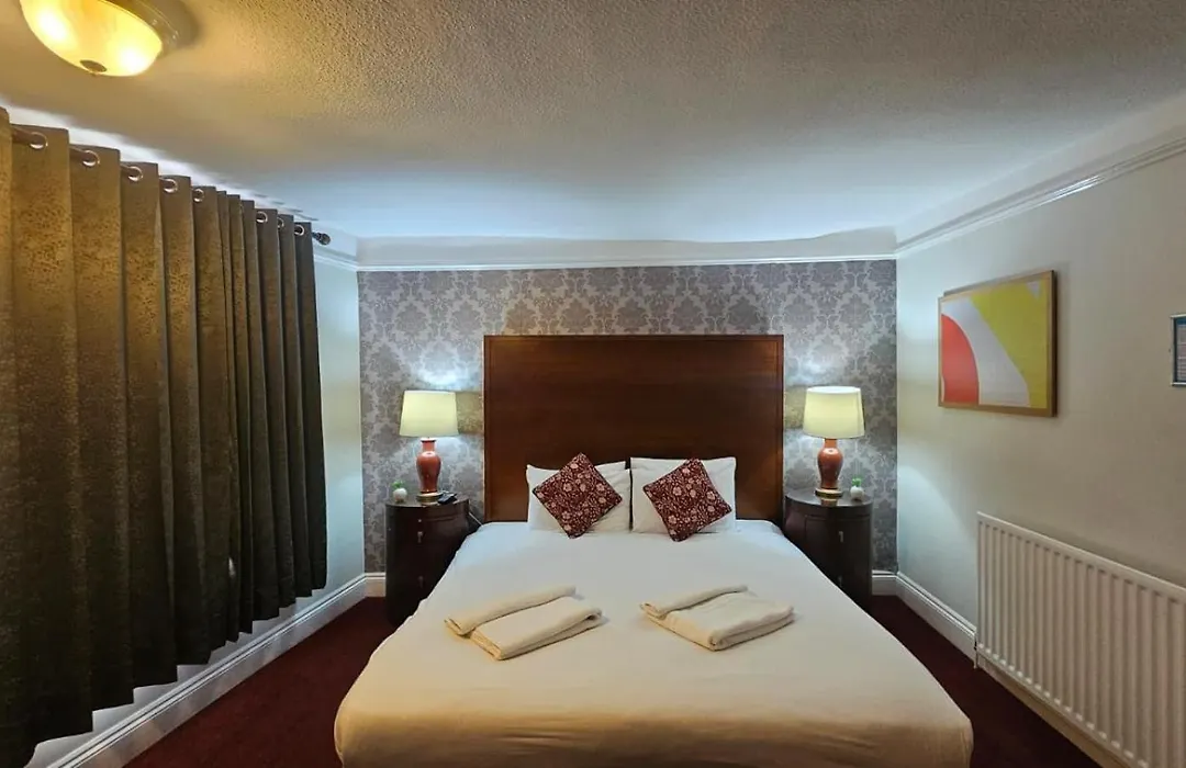 The Rose And Crown Hotel-1