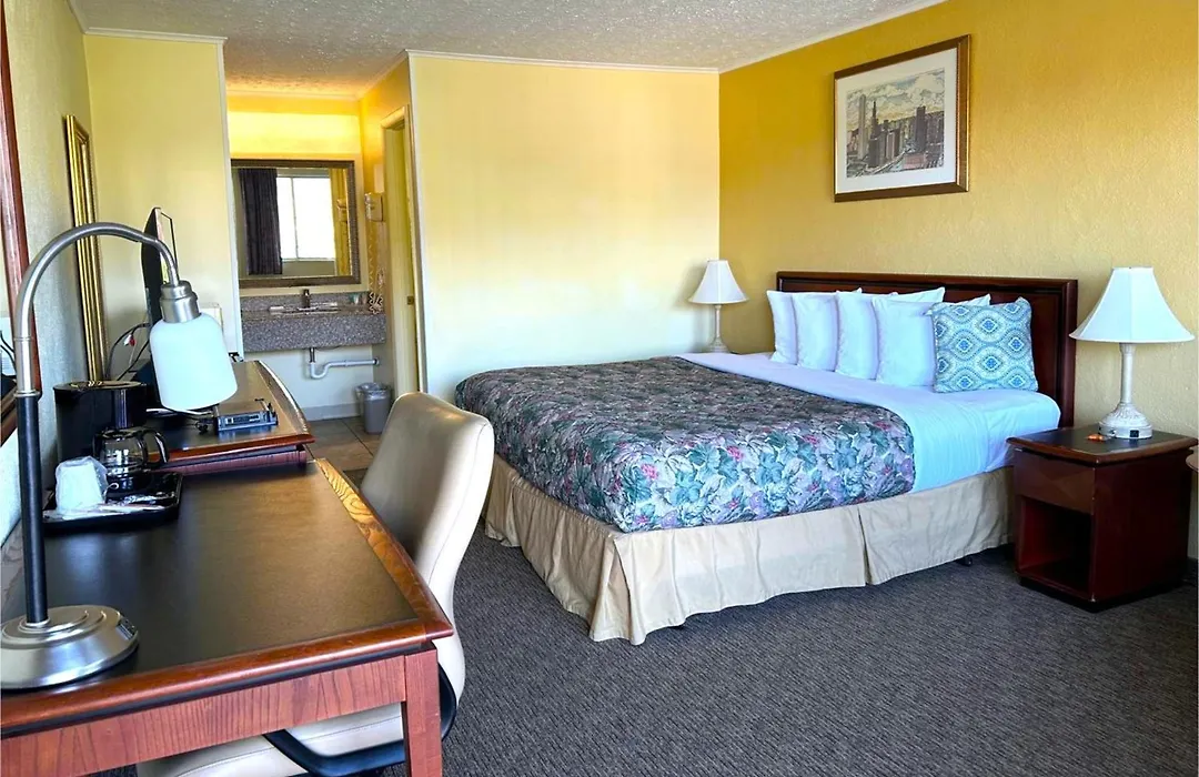 Lake Logan Inn-1
