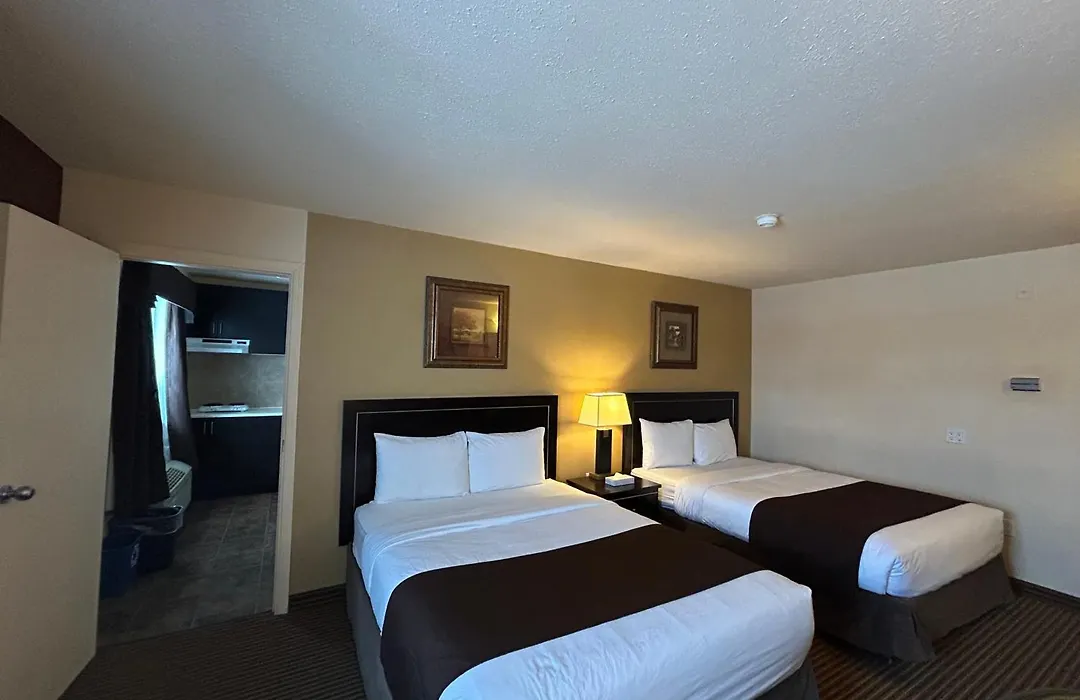 Travelodge By Wyndham Valleyview Ab-1