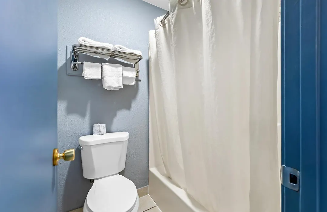 Americas Best Value Inn-Indianola-1