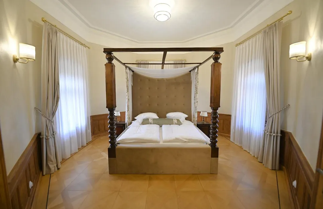 Moszna Zamek-1