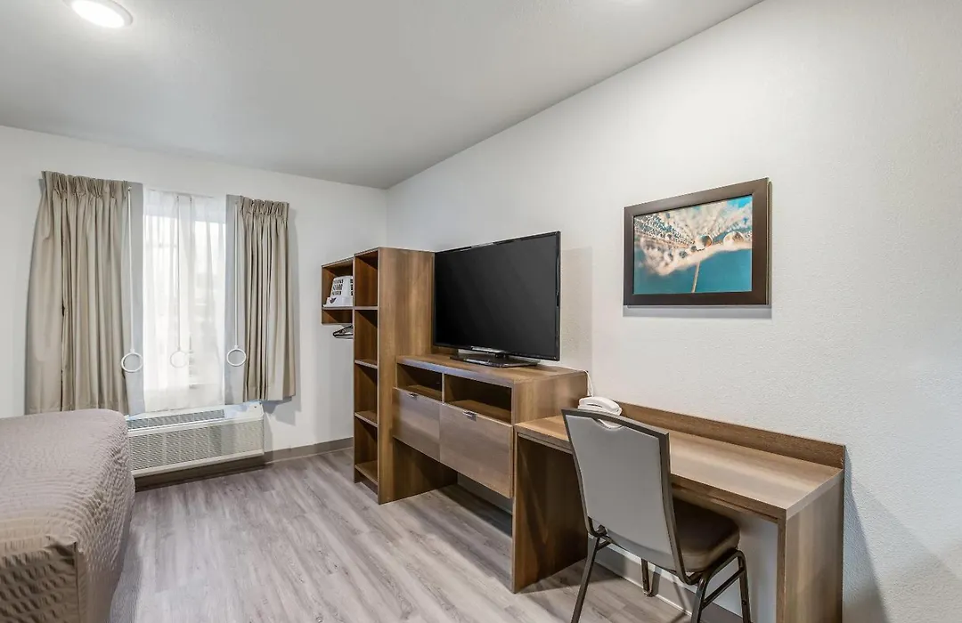 Woodspring Suites Novi Farmington-1