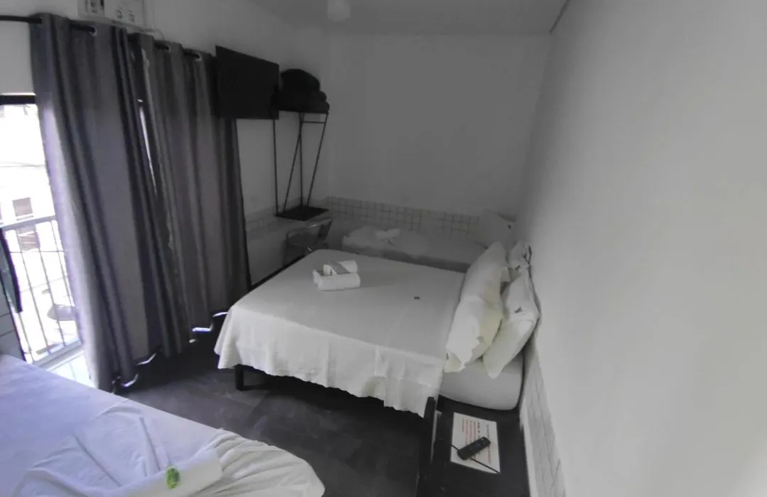 Hotel XV-1