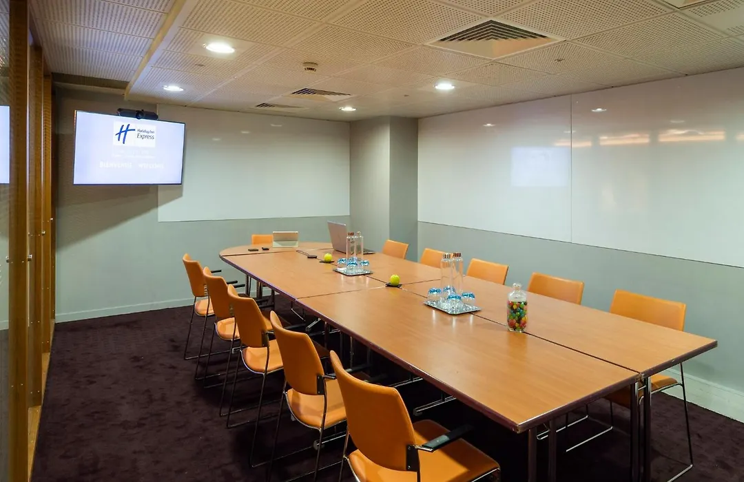 Holiday Inn Express Paris-Canal De La Villette By Ihg-1