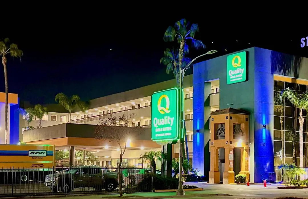 Quality Inn & Suites Los Angeles Airport - Stadium District-1