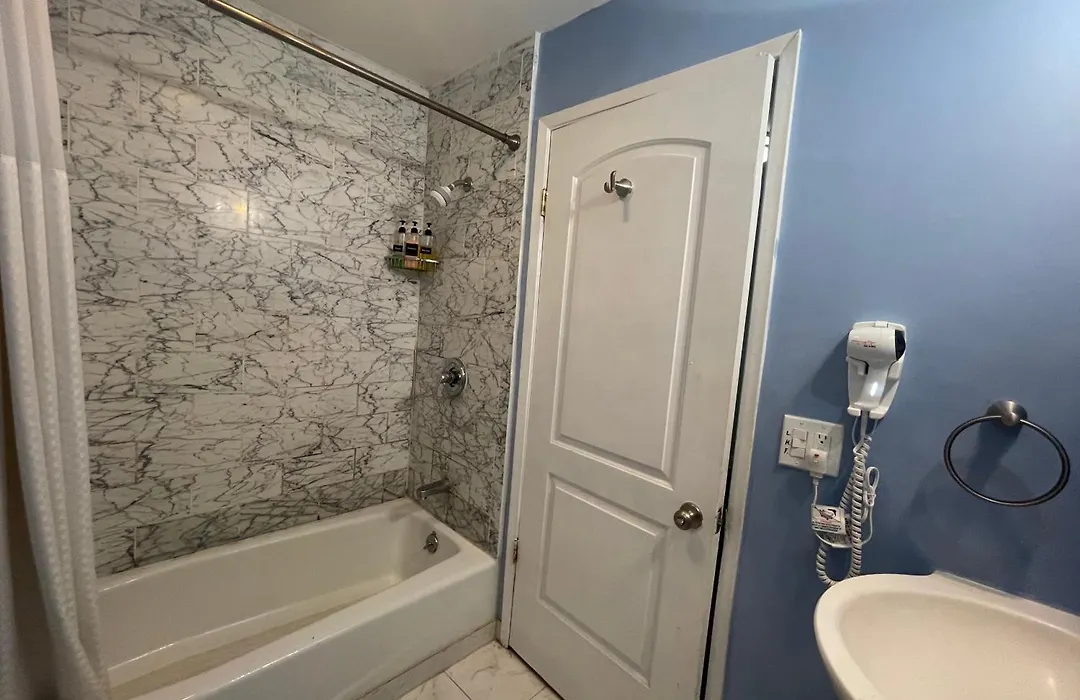 Americas Best Value Inn Royal Carriage-1