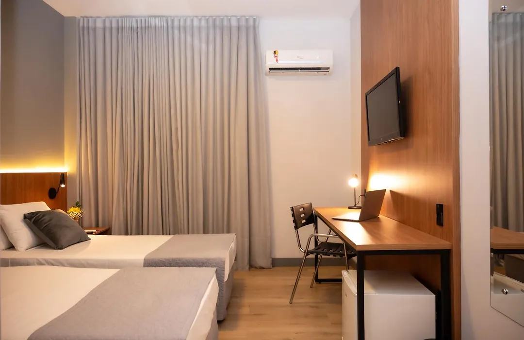 Delcas Hotel-1