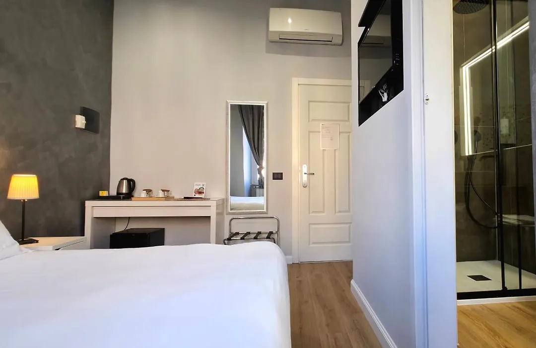 Amoroma Suite-1