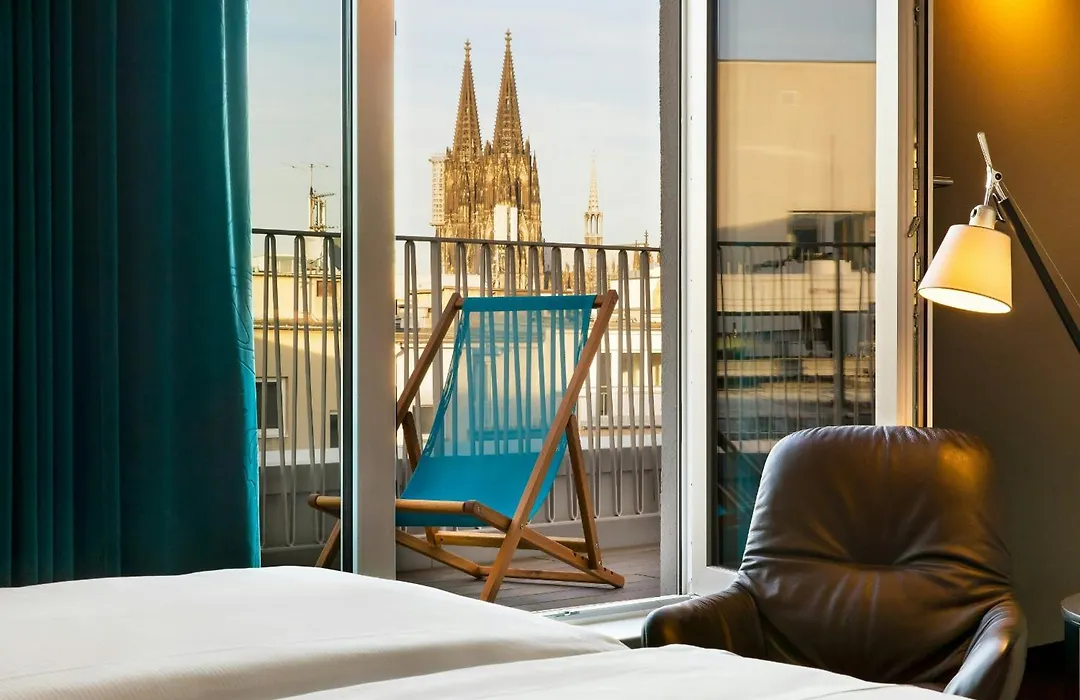 Motel One Köln-Neumarkt-1