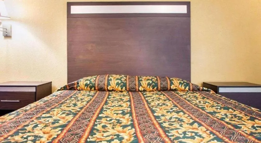 Rodeway Inn Mount Laurel Hwy 73-1