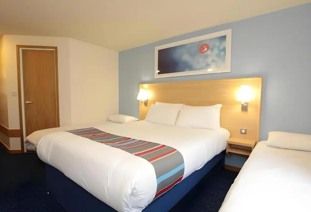 Travelodge Perth Broxden Junction-1