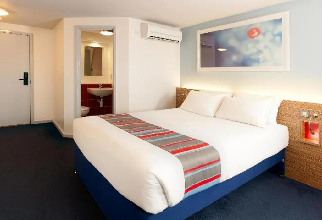 Travelodge Sunbury M3-1