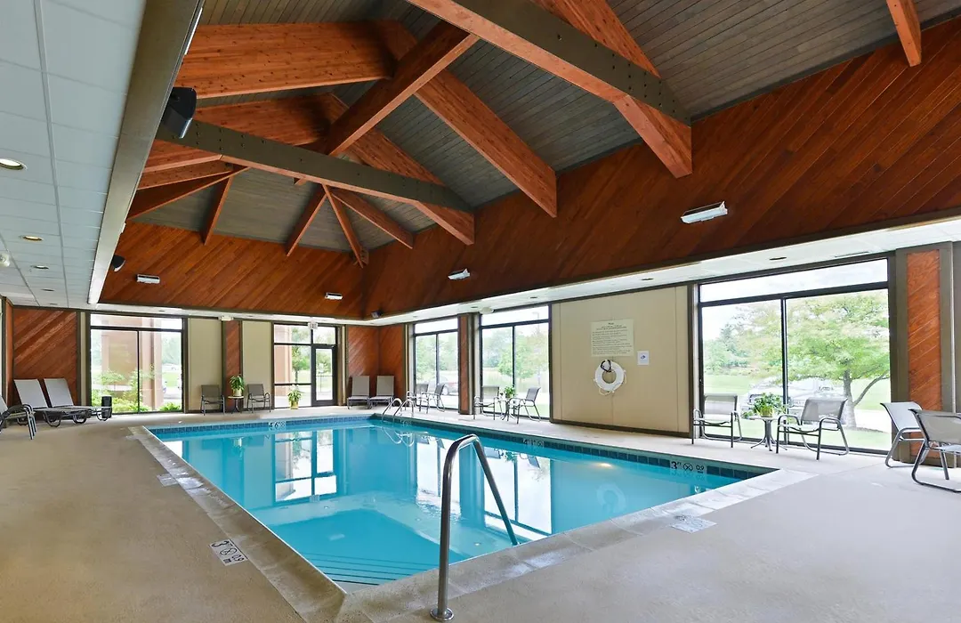 Hampton Inn Chicago-Carol Stream-1