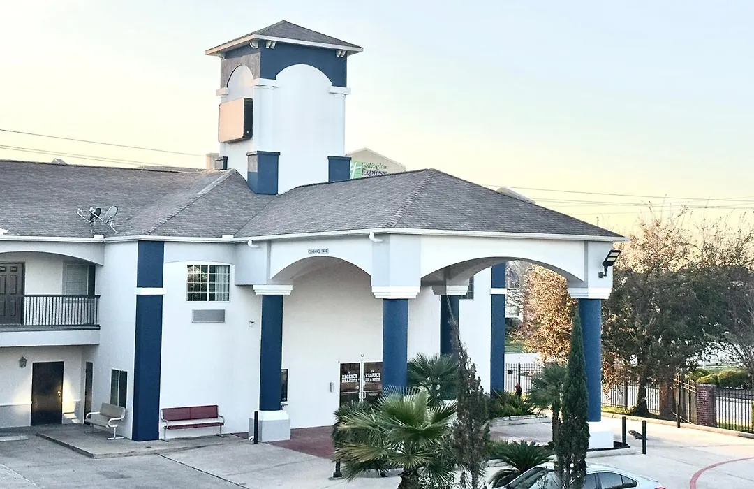 Crystal Inn - Garth Rd-1