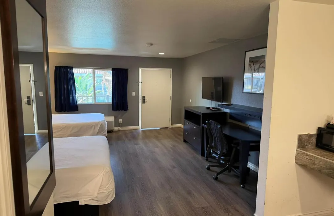 Travelodge By Wyndham Hemet Ca-1