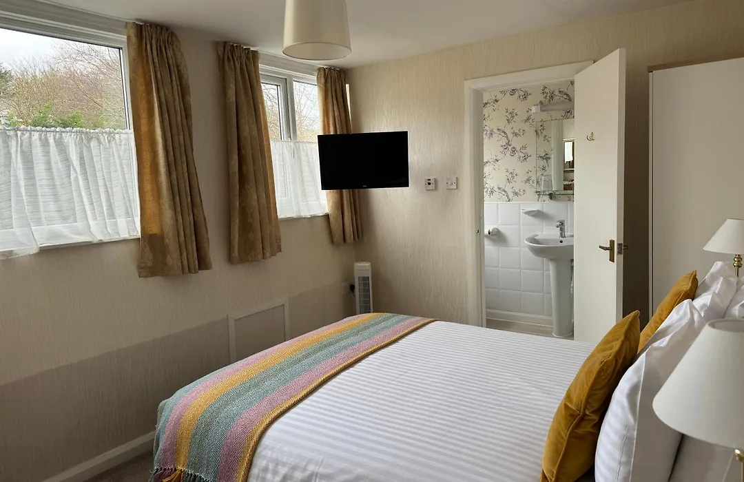 The Raincliffe Hotel-1