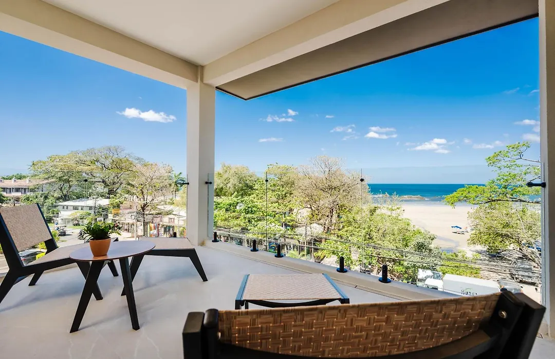 Iguana Surf Boutique Hotel Tamarindo Rooftop Pool & Beachfront Suites-1