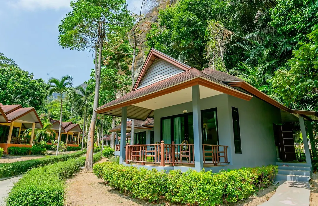 Tonsai Bay Resort-1