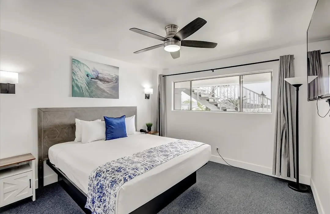 Oceanside Marina Suites - A Waterfront Hotel-1