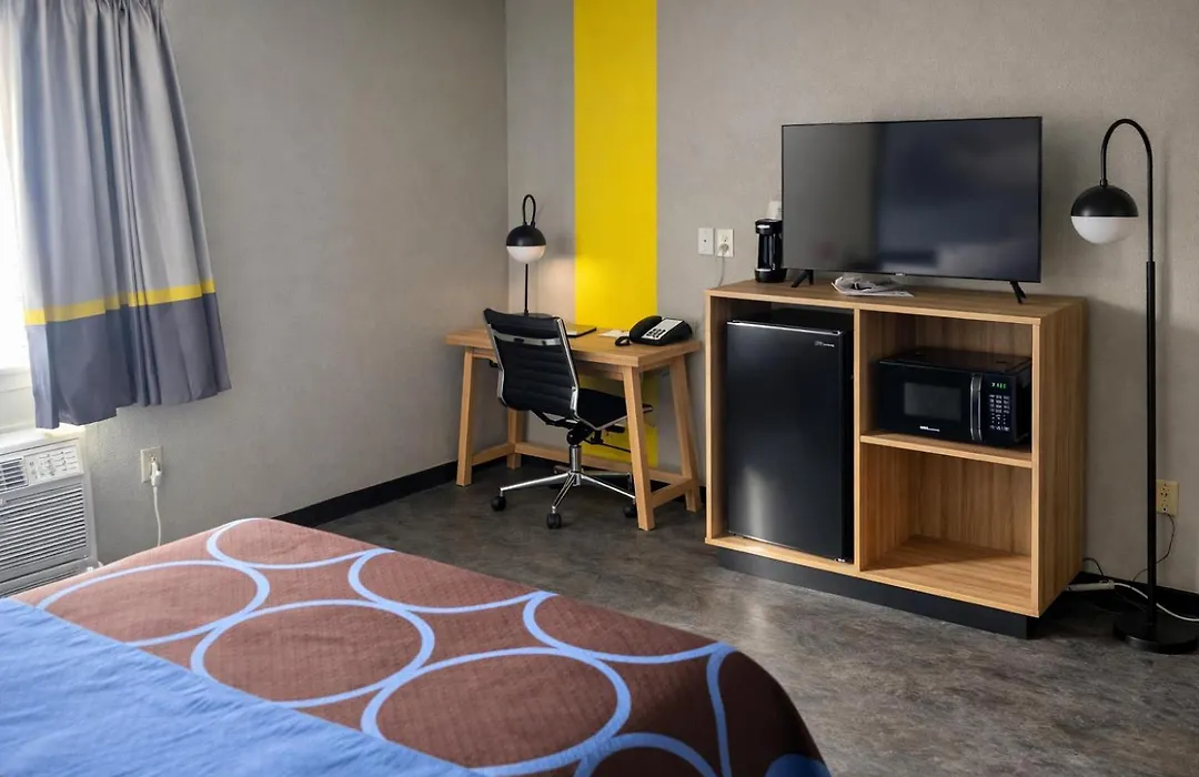 Super 8 By Wyndham Lewiston-1
