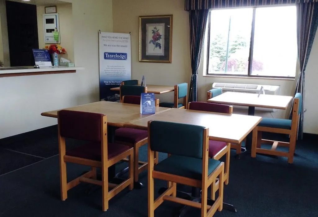 Travelodge By Wyndham Hudsonville-1