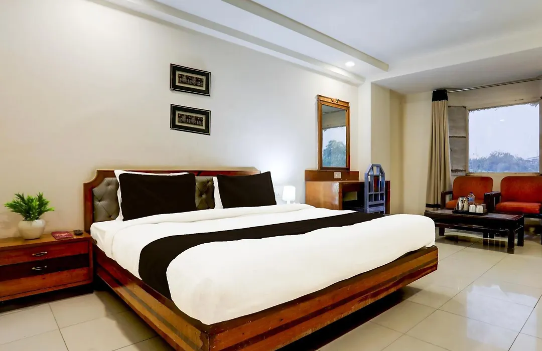 Super Townhouse Padav Square Gwalior Formerly Hotel Shelter-1