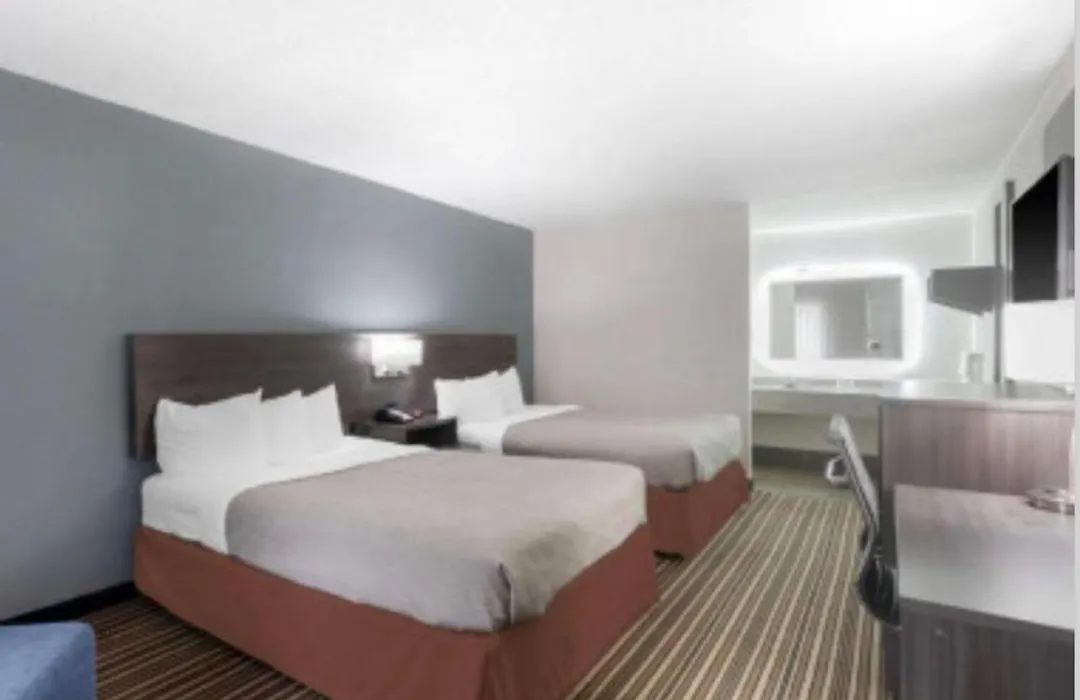 Downtown Inn & Studio Suites-1