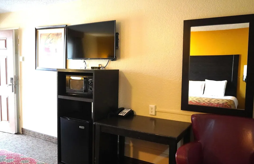Rodeway Inn Flagstaff-Downtown-1