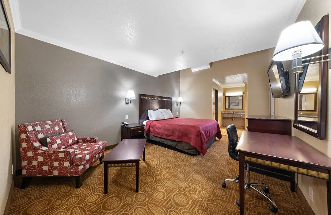 Econo Lodge Inn & Suites Fallbrook Downtown-1