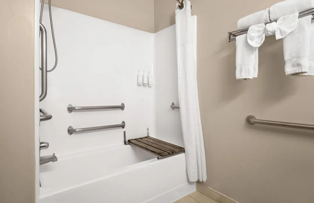 Days Inn & Suites By Wyndham Airport Albuquerque-1
