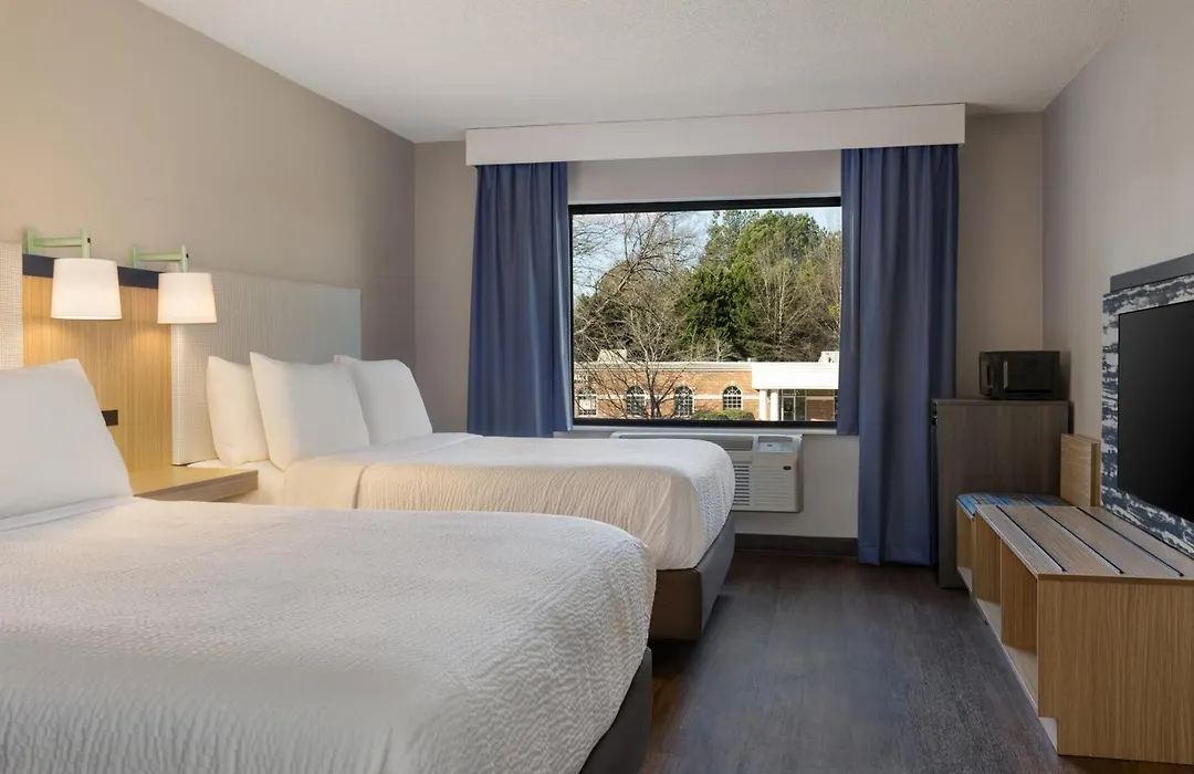 Lake Norman Inn And Suites-1