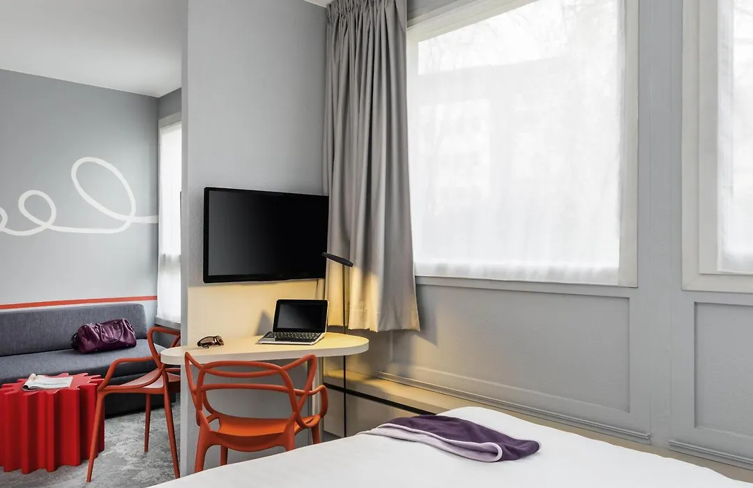 Ibis Styles Paris Velizy-1