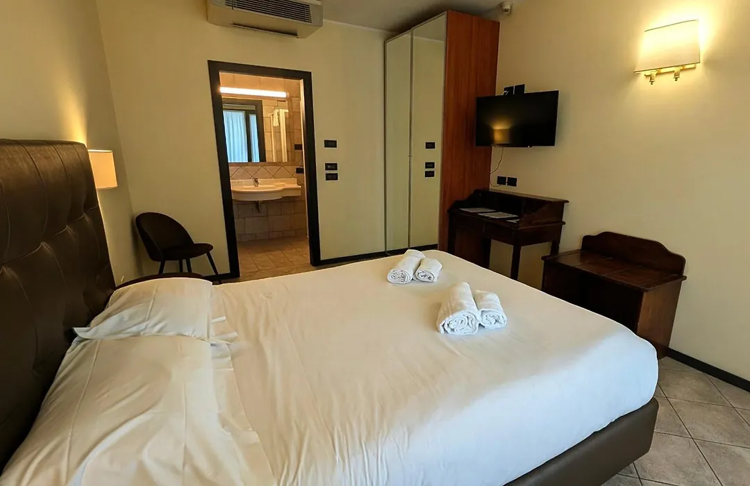 Yachting Hotel Mistral-1