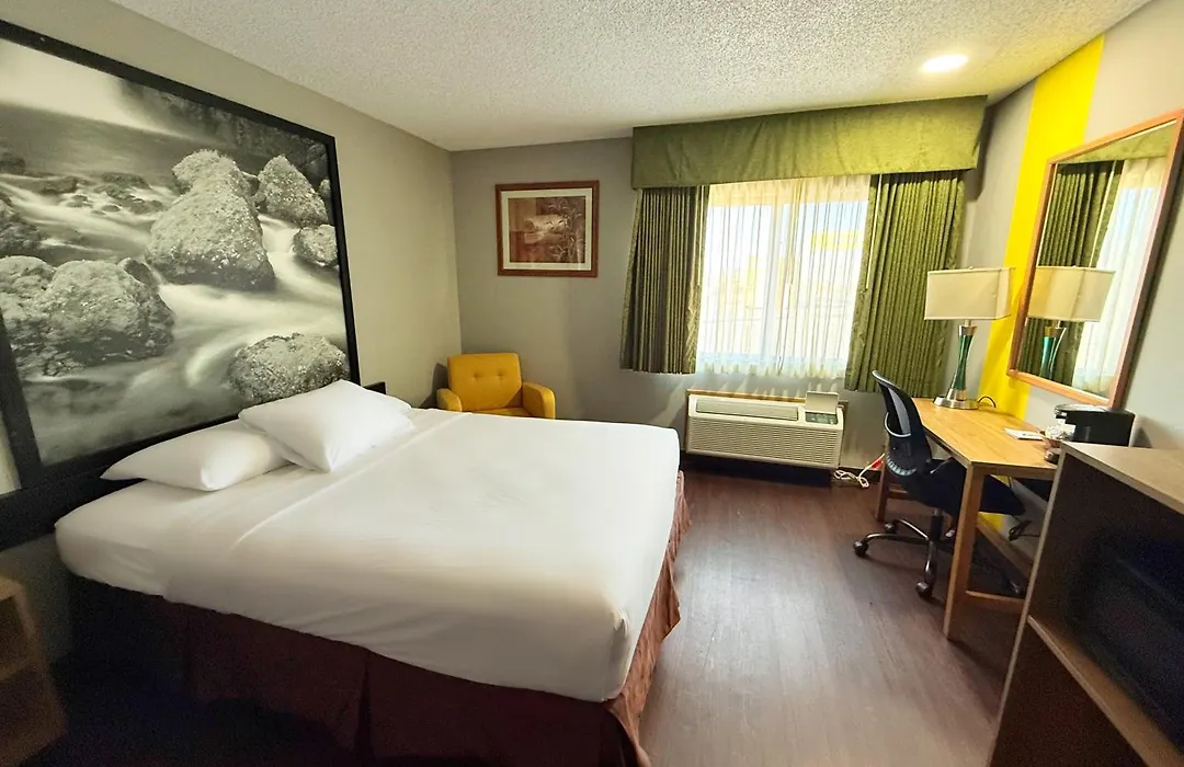 Super 8 By Wyndham Baker City-1