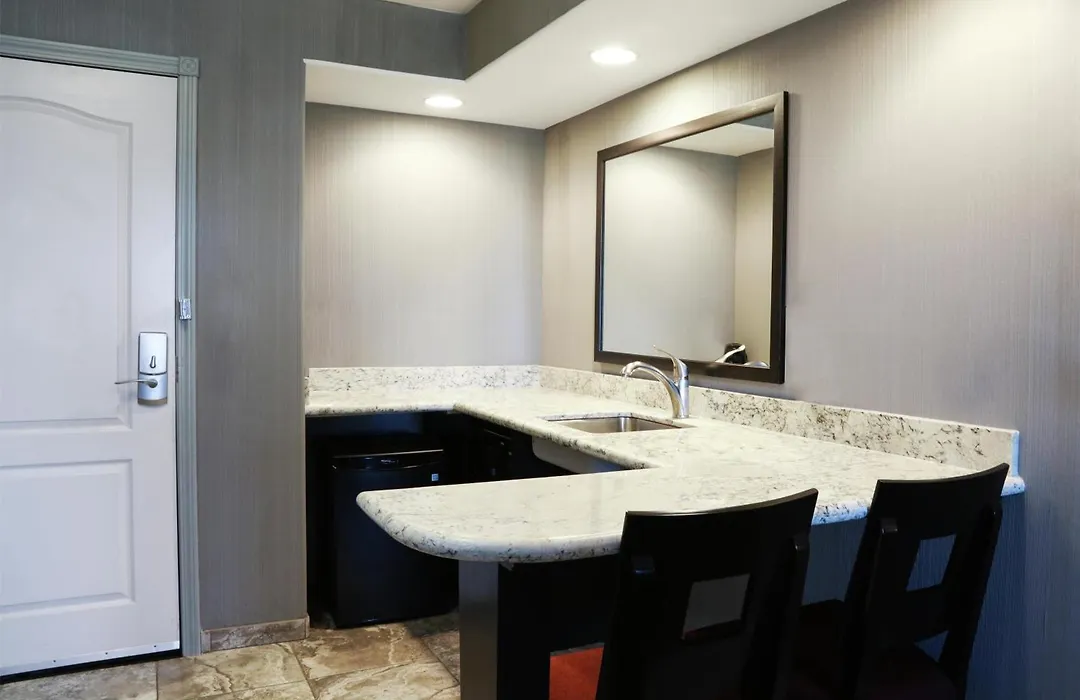 Hampton Inn & Suites Temecula-1
